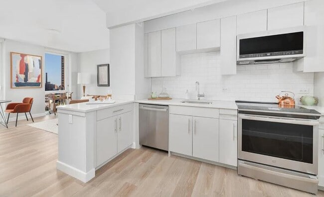 2-21-20 Malt Dr in Long Island City, NY - Building Photo - Building Photo