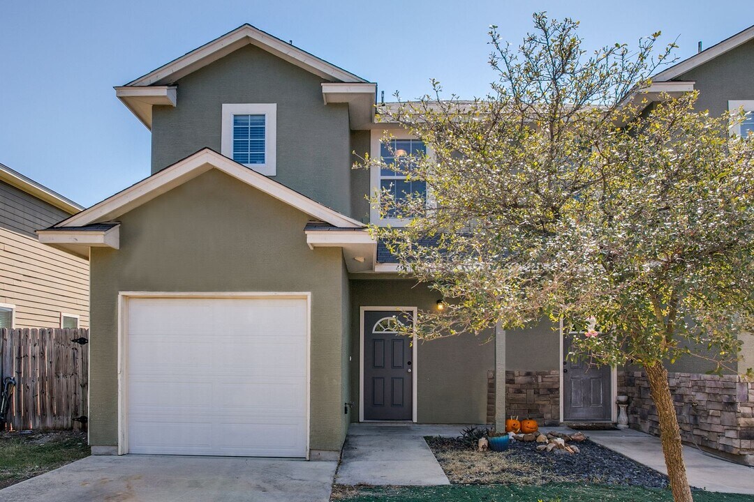 4906-4908 Appleseed Ct in San Antonio, TX - Building Photo