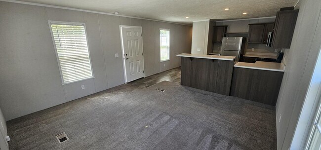 property at 318 Tulip Ln