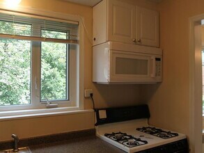 10417 Montrose Ave in Bethesda, MD - Building Photo - Building Photo