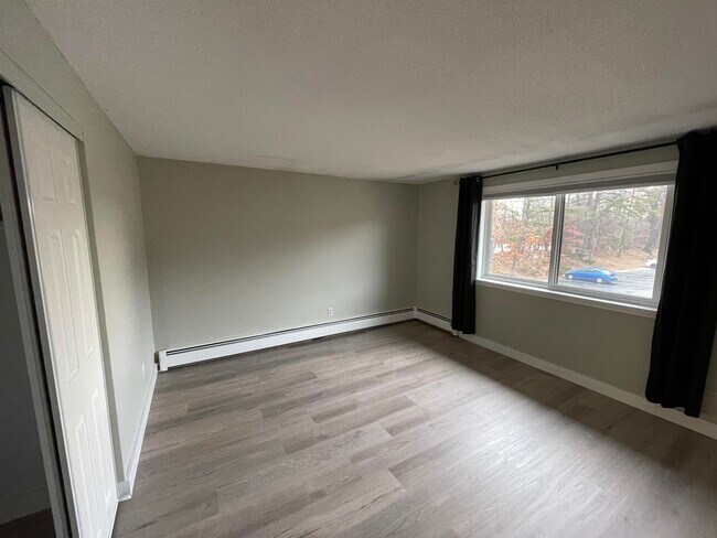 8 Lancelot Court, Unit 22 in Salem, NH - Foto de edificio - Building Photo