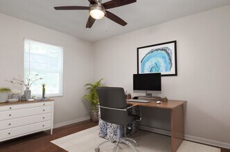 351 Hillcrest in Decatur, GA - Foto de edificio - Building Photo