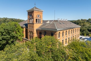 Governor Wolf Apartments in Easton, PA - Building Photo