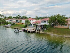 11155 NW 70th St in Doral, FL - Building Photo