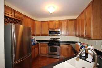 228 Springbrook Trail S in Oswego, IL - Building Photo - Building Photo