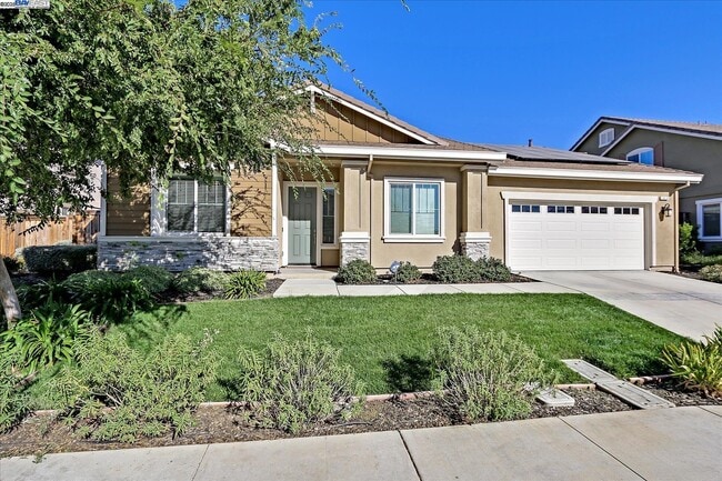 property at 1610 Chestnut Ct