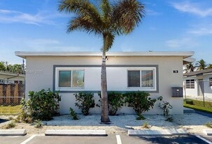 74 W 15th St in Hialeah, FL - Building Photo