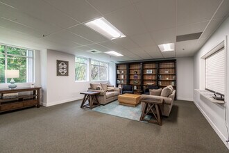 Lynwood Commons in Bainbridge Island, WA - Foto de edificio - Interior Photo