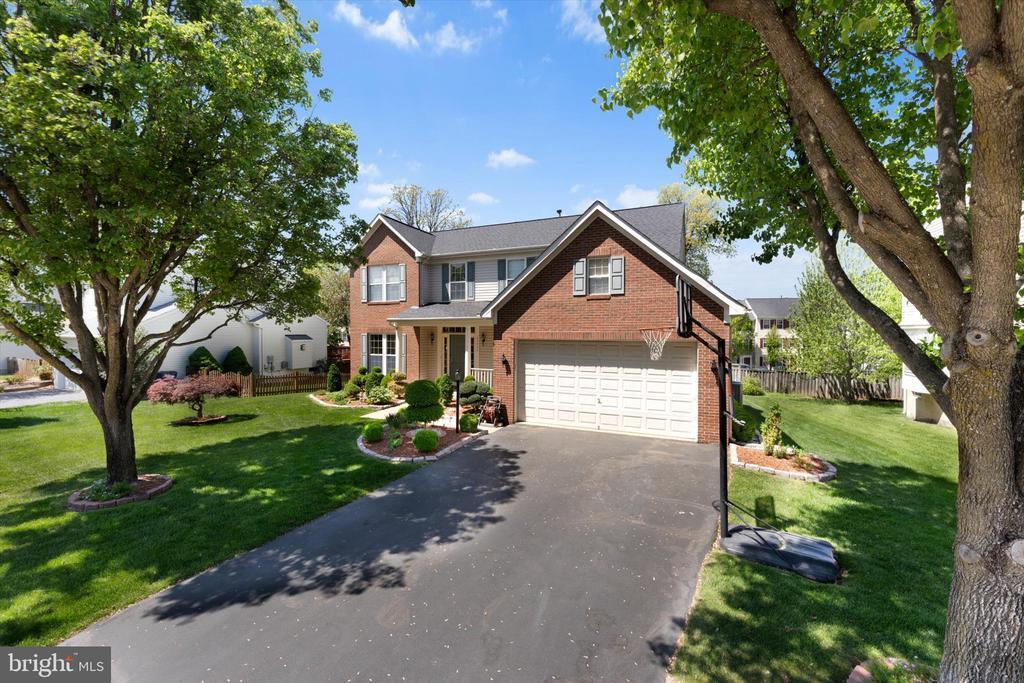 22955 Rock Hill Rd in Sterling, VA - Building Photo