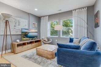 1220 Holbrook Terrace NE in Washington, DC - Building Photo - Building Photo