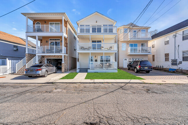 property at 28 Bay Ave
