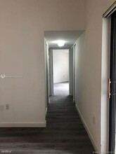 9421 Fontainebleau Blvd in Miami, FL - Building Photo - Building Photo