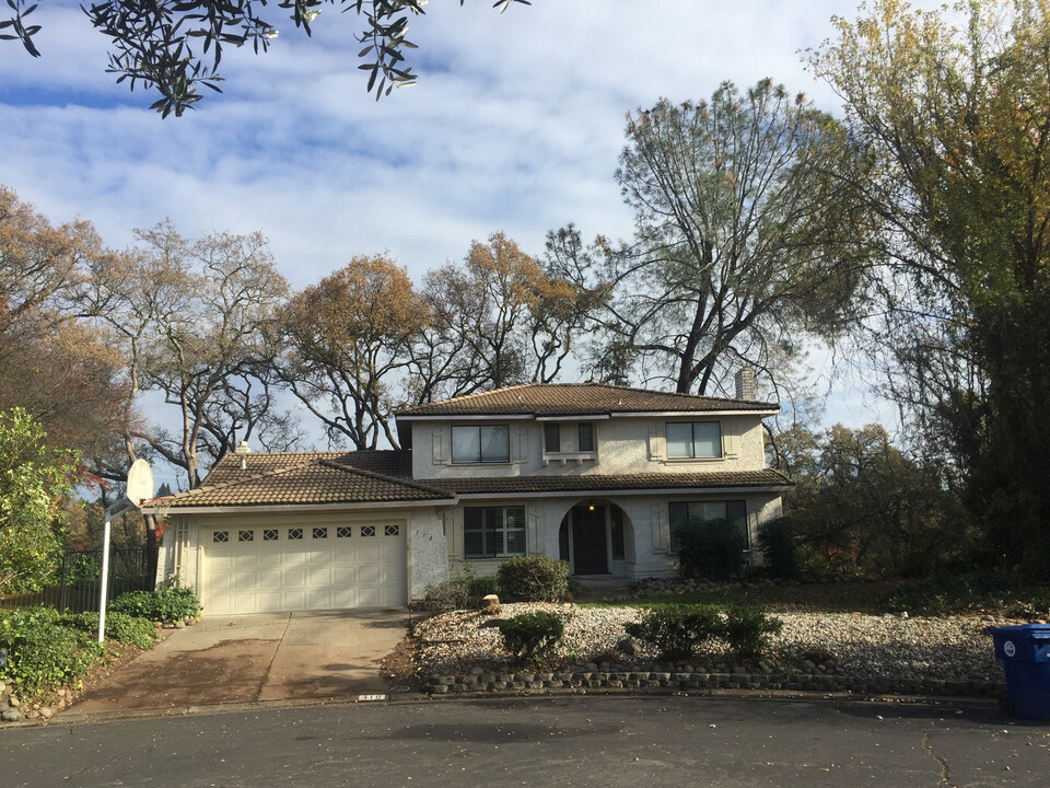 110 Rock Ravine Ct in Folsom, CA - Building Photo