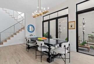 4482 NW 80th Ave in Doral, FL - Building Photo - Building Photo