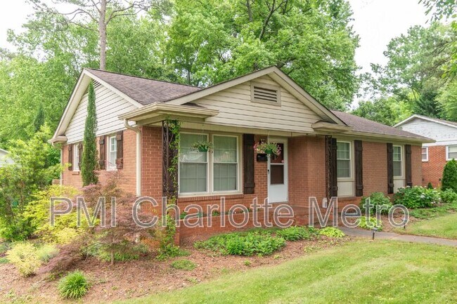 1301 Pierson Dr in Charlotte, NC - Building Photo - Building Photo