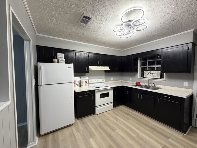 501-511 11th Ave in Meridian, MS - Building Photo - Building Photo