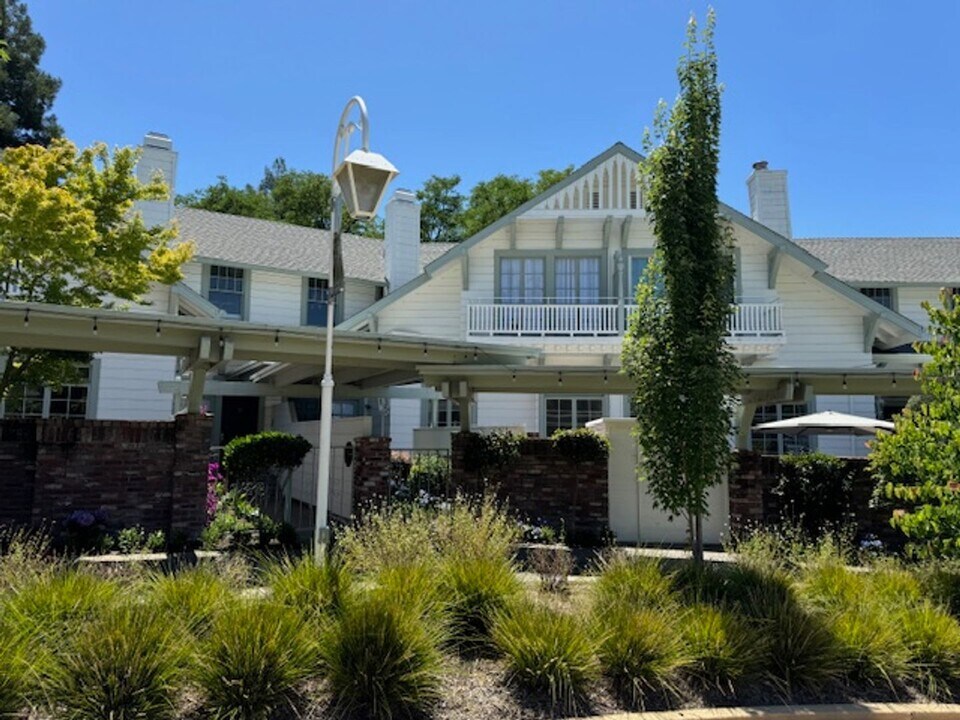 1675 El Nido Ct in Diablo, CA - Building Photo