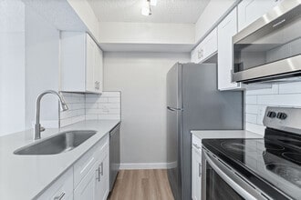 Junction at 7760 in Dallas, TX - Building Photo - Building Photo