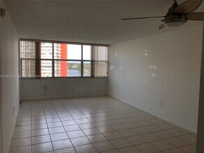 1300 NE Miami Gardens Dr in Miami, FL - Building Photo - Building Photo