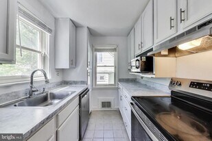 4600 Jones Bridge Rd in Bethesda, MD - Building Photo