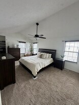 816 Tollis Pkwy in Broadview Heights, OH - Building Photo