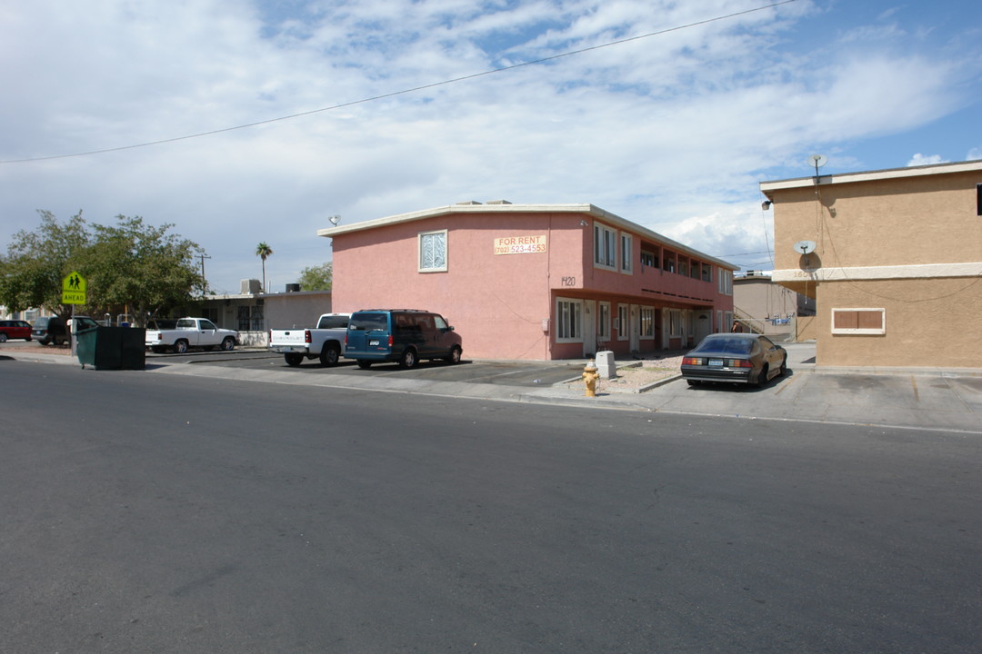 Putnam Apartments in North Las Vegas, NV - Building Photo