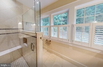 2031 37th St NW in Washington, DC - Building Photo - Building Photo