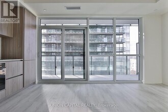 110 Broadway Ave in Toronto, ON - Building Photo - Building Photo