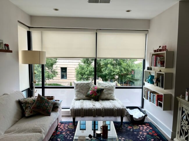 1634 14th St NW, Unit 202 in Washington, DC - Foto de edificio - Building Photo