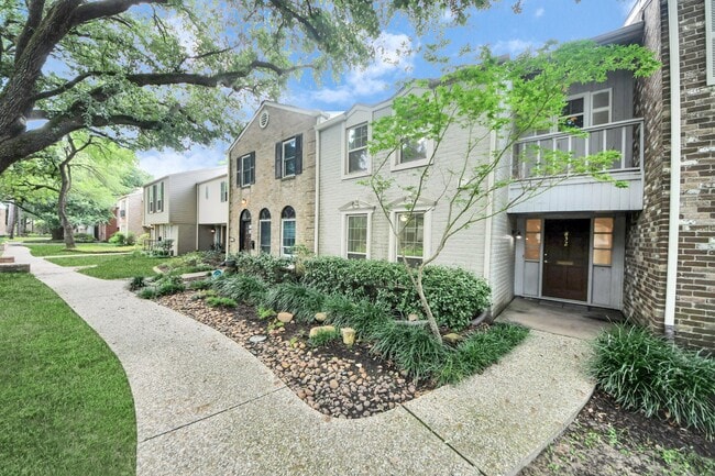 832 Wax Myrtle Ln in Houston, TX - Building Photo - Building Photo