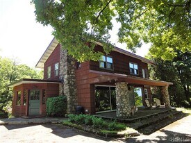 376 Lane Gate Rd in Cold Spring, NY - Building Photo