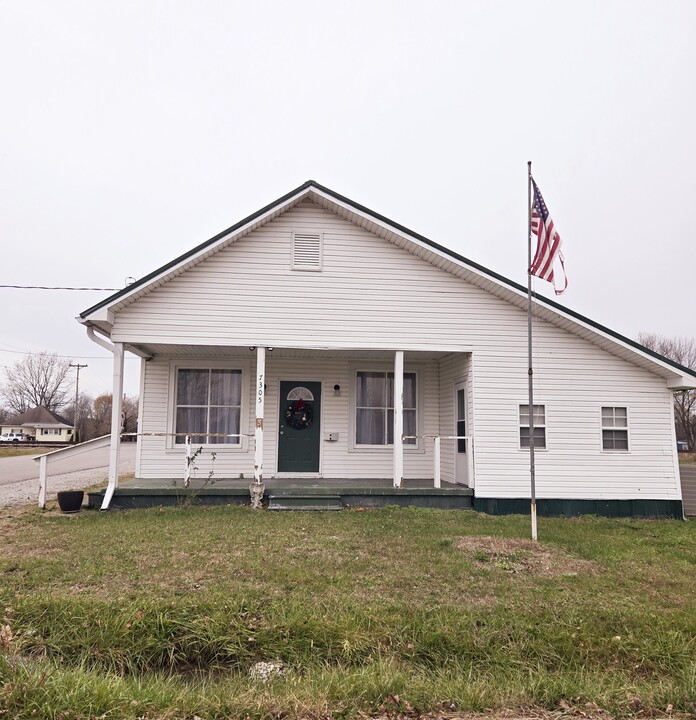 7305 Old Madisonville Rd in Hopkinsville, KY - Building Photo