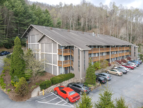 Studio West Apartments in Boone, NC - Foto de edificio - Building Photo