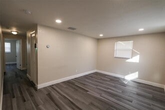 2706 E 99th Ave in Tampa, FL - Building Photo - Building Photo