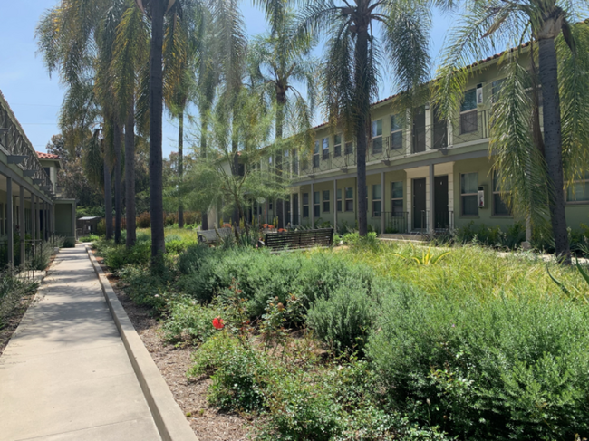 Ladera Apartments in Los Angeles, CA - Building Photo - Building Photo