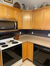 65 Lakewood Dr, Unit 2 in Plymouth, MA - Building Photo - Building Photo