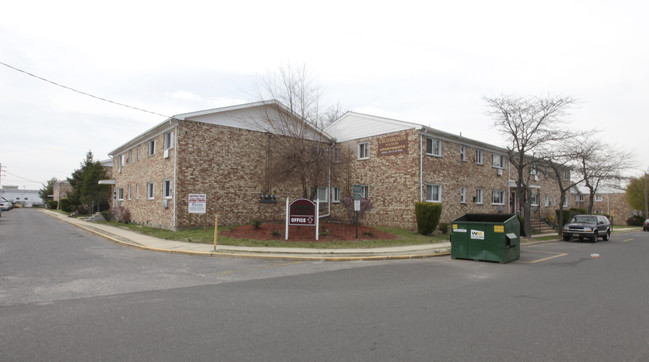 Crossroads Manor Apartments