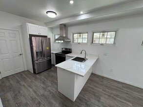 931 W 23rd St in Los Angeles, CA - Building Photo - Building Photo
