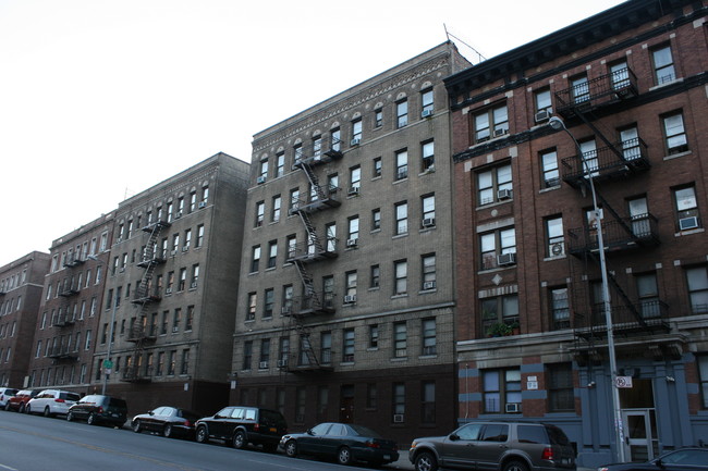 2518 University Ave in Bronx, NY - Foto de edificio - Building Photo