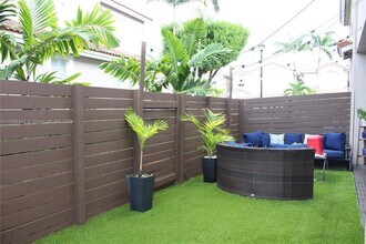 8415 NW 108th Pl in Doral, FL - Building Photo - Building Photo