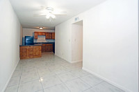 Royal Oaks Apartments photo'