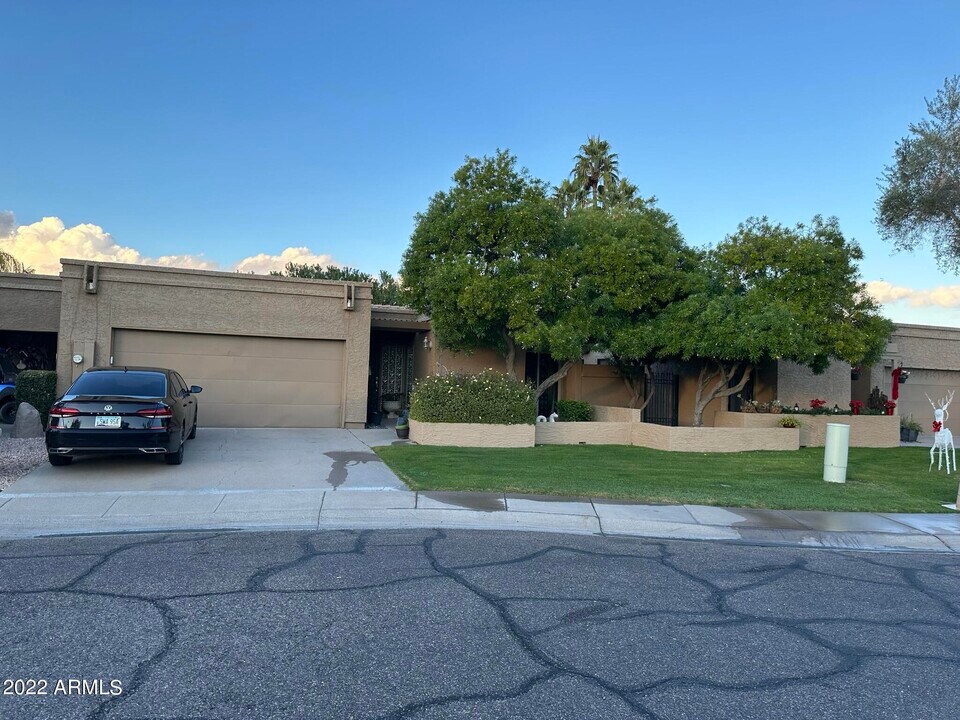 7908 E Solano Dr in Scottsdale, AZ - Building Photo