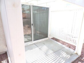 5121 Briar Meadow Way in Las Vegas, NV - Building Photo - Building Photo