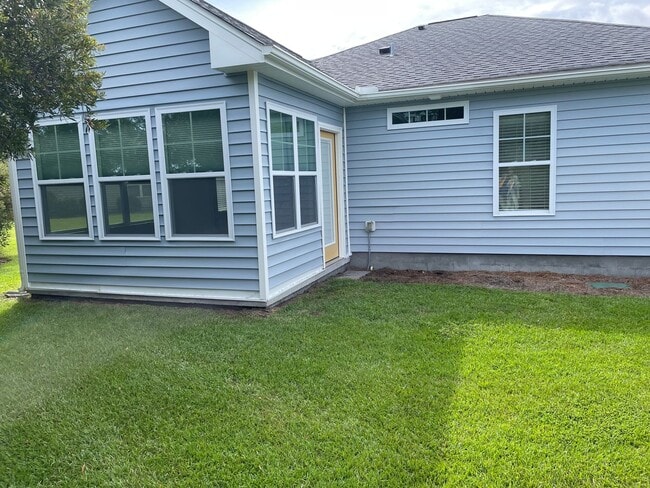 4250 Cherry Laurel Ln SE in Southport, NC - Building Photo - Building Photo