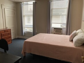 2002 Maple Ave, Unit 2F in Evanston, IL - Building Photo - Building Photo