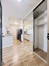 350 S Reno St, Unit 201 in Los Angeles, CA - Building Photo - Building Photo