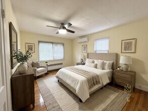 9 Reservoir Rd, Unit 1 in Brookline, MA - Foto de edificio - Building Photo