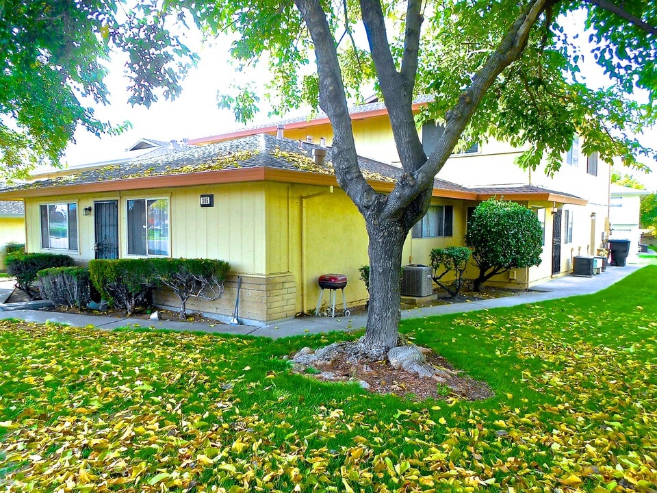 305 Harding Blvd, Unit 3 in Roseville, CA - Building Photo