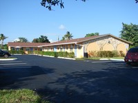 Cano Apartments in Hollywood, FL - Building Photo - Building Photo