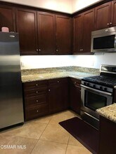 1521 Silver Shadow Dr in Thousand Oaks, CA - Foto de edificio - Building Photo